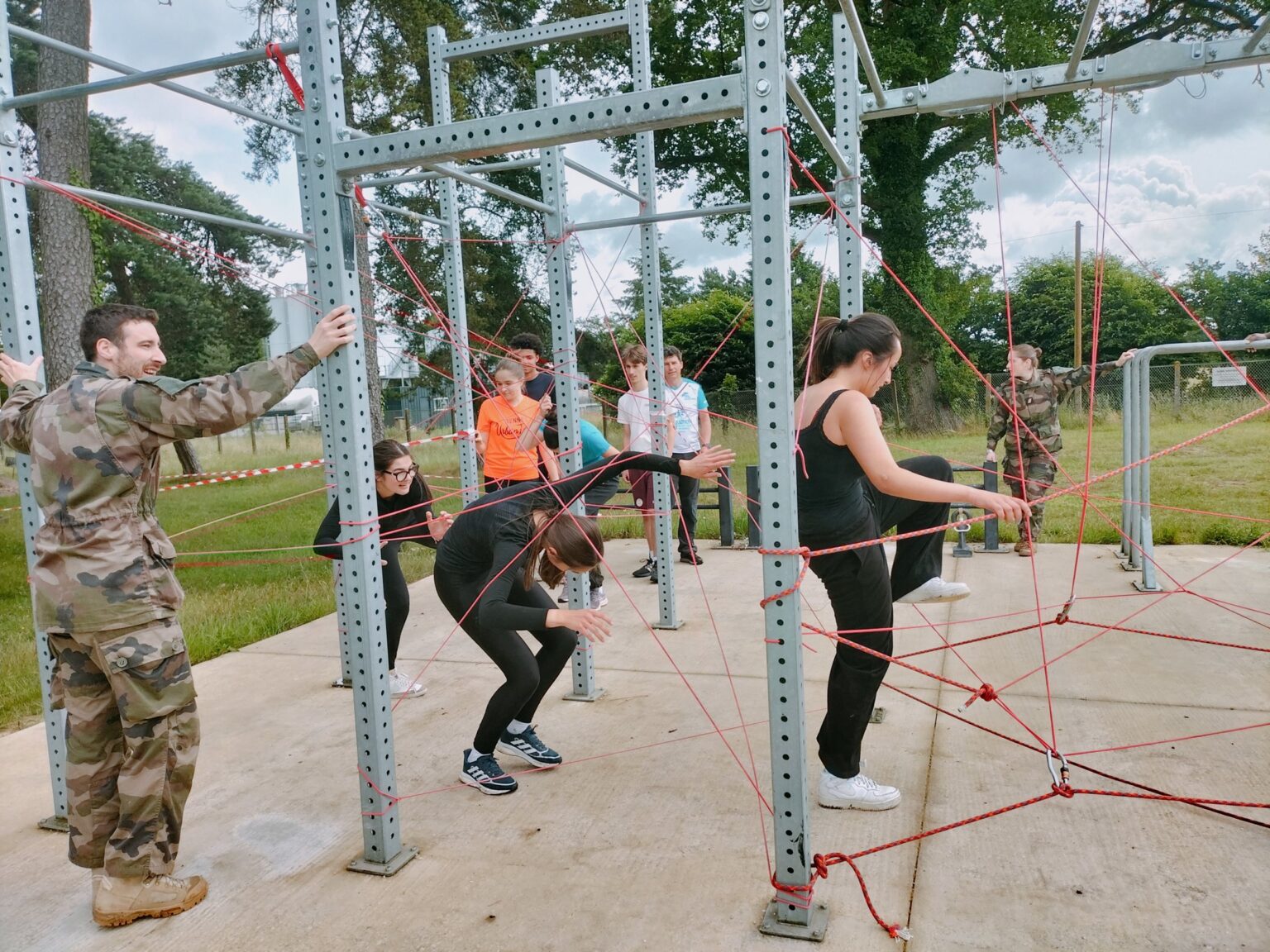 Élèves de la classe Défense au 11e RAMA, parcours sportif
