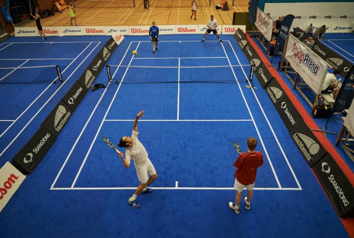 Élèves pratiquant le touch tennis en DNL EPS anglais