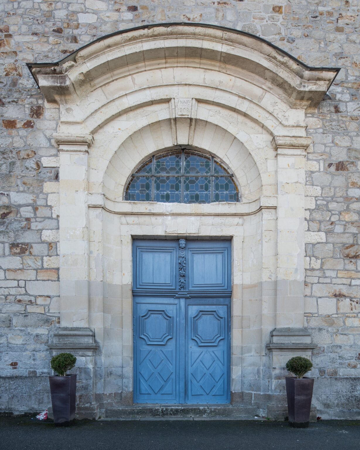 Porte de la chapelle du lycée Bertrand d’Argentré